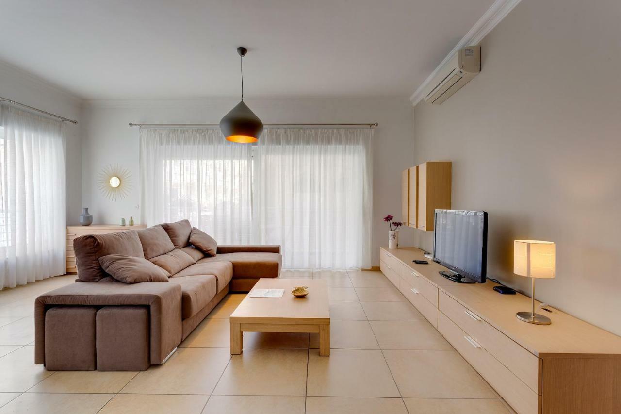 Apartment In Cambridge With Pool *